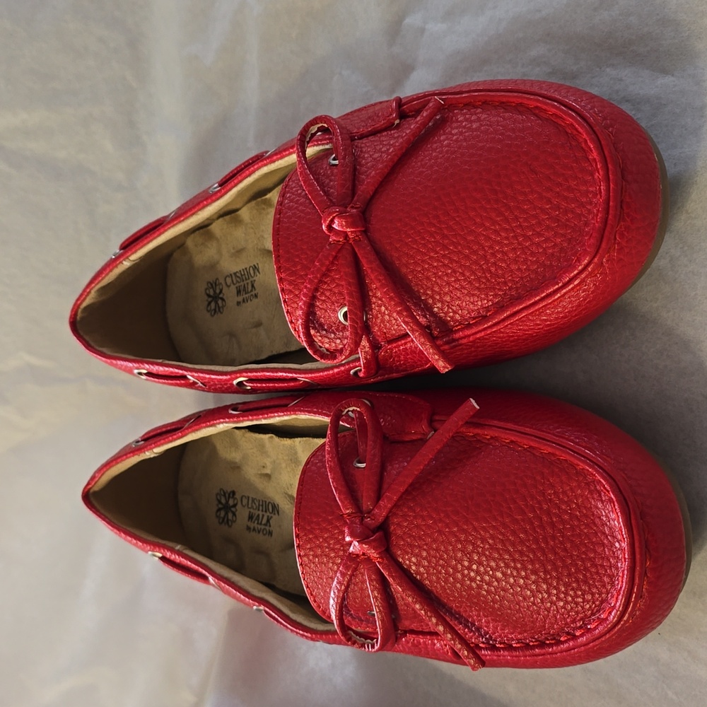 New Cushion Walk by Avon Red Moccasins size 6W. Super Comfy, Super Cute!